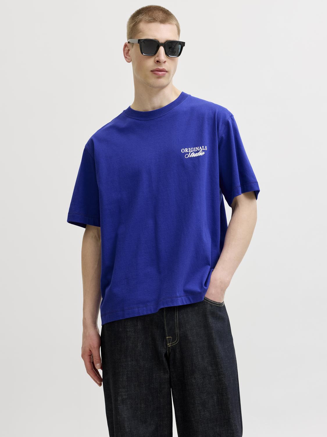 model_shot-front